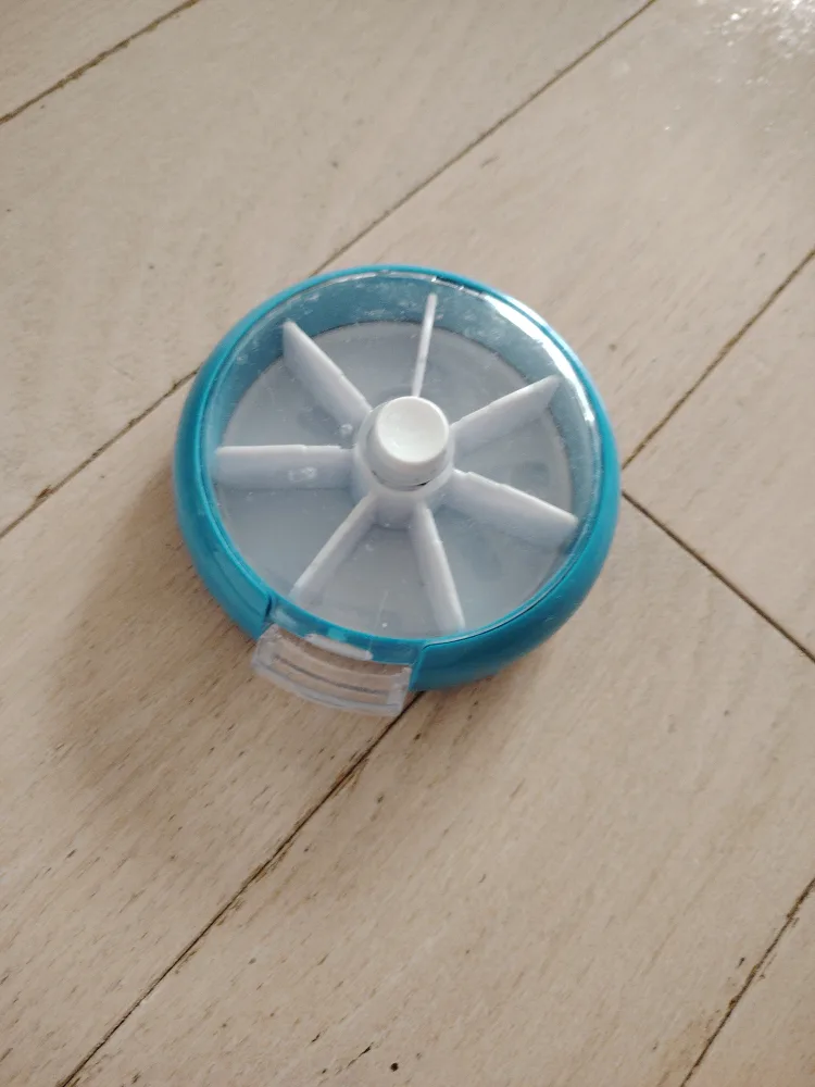 Round Pill Organizer image indicator(2)
