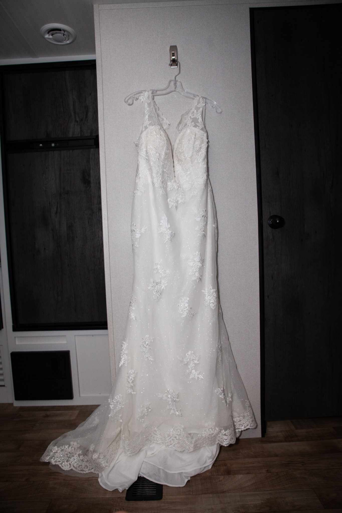 Elegant White Wedding Dress