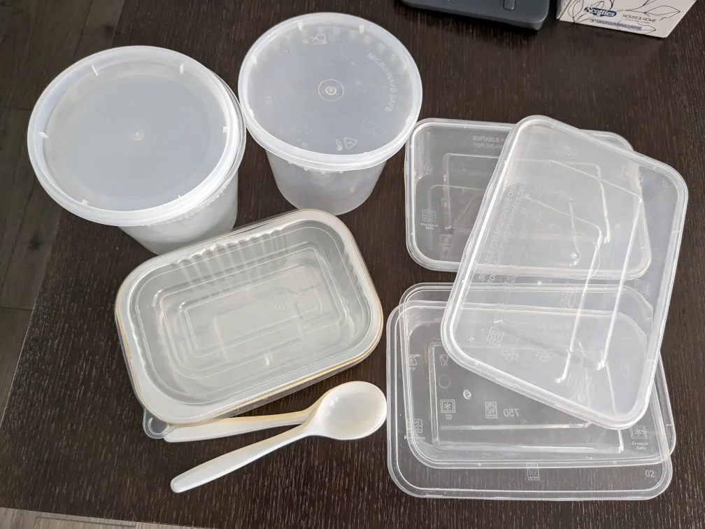 Assorted take out containers thumbnail