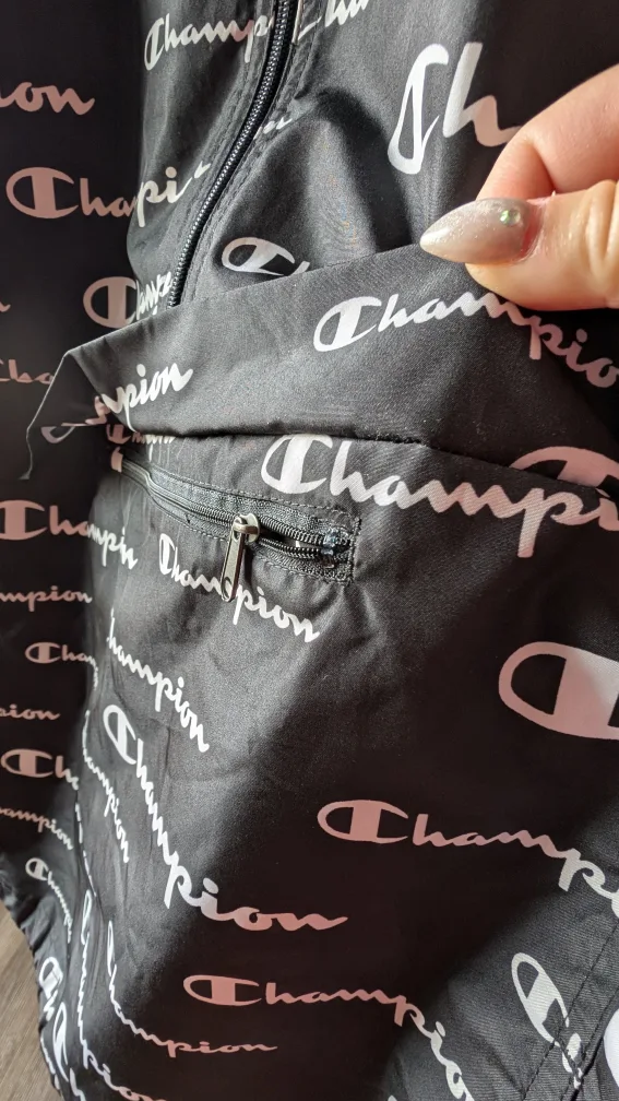 Like-New Women's Black Champion Windbreaker image indicator(7)