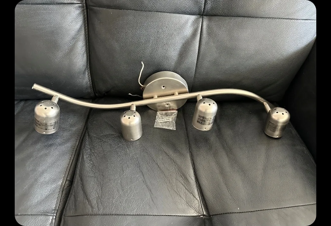 Curved Track Light Fixture thumbnail