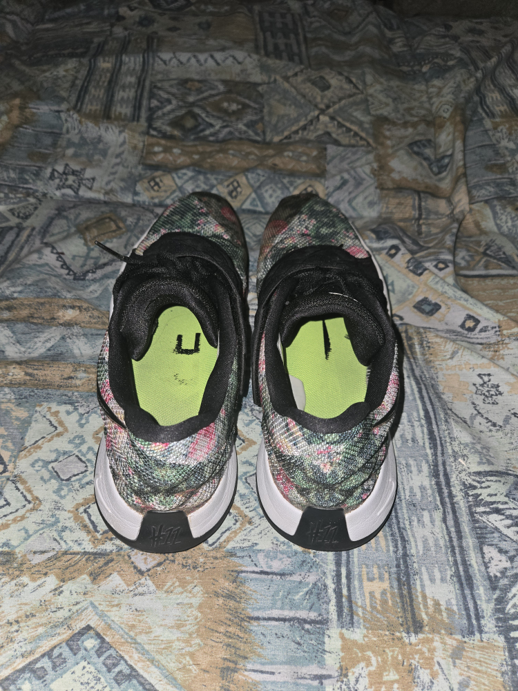 Nike Kyrie Irving 2 Floral Shoes - photo 3