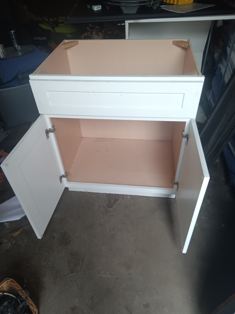 30" Kitchen sink base cabinet with doors - photo 2