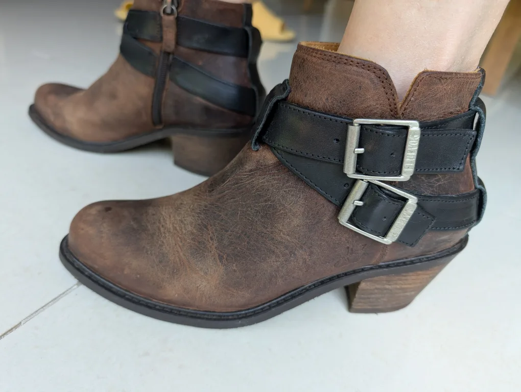 John Fluevog Brown Leather Ankle Boots - Size 8.5 image indicator(3)