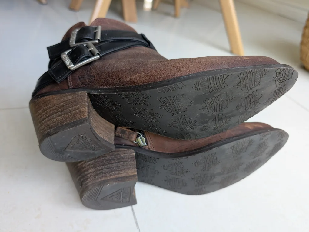 John Fluevog Brown Leather Ankle Boots - Size 8.5 image indicator(6)