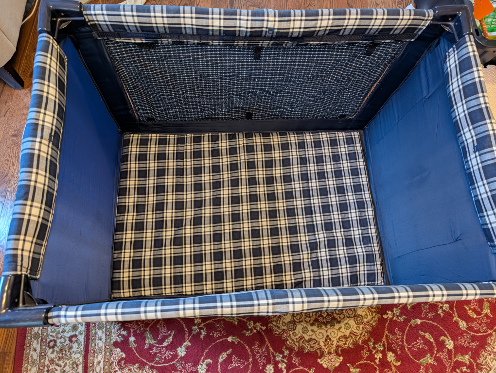 pack and play/Playpen - photo 3