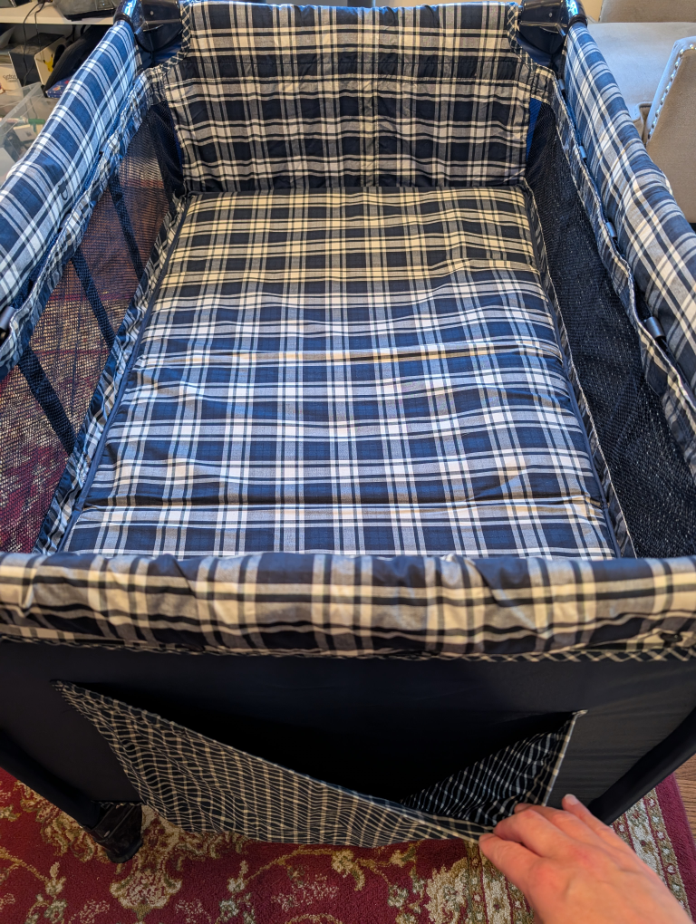 pack and play/Playpen - photo 4