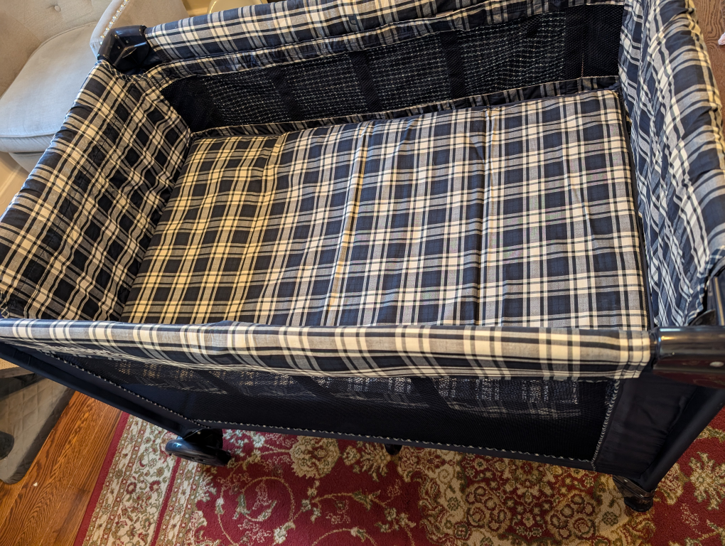 pack and play/Playpen - photo 5