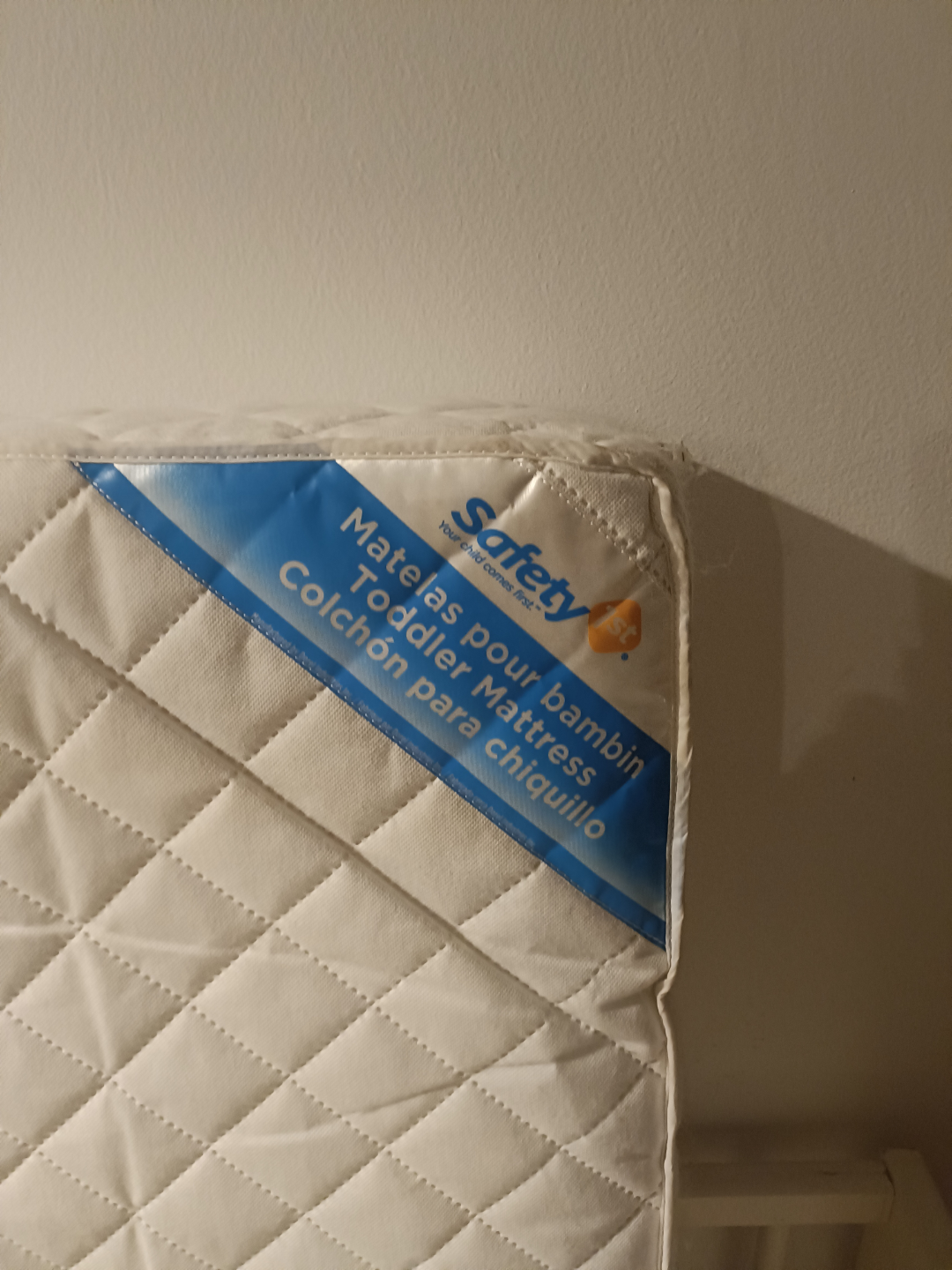 White Baby Crib with Mattress - photo 4
