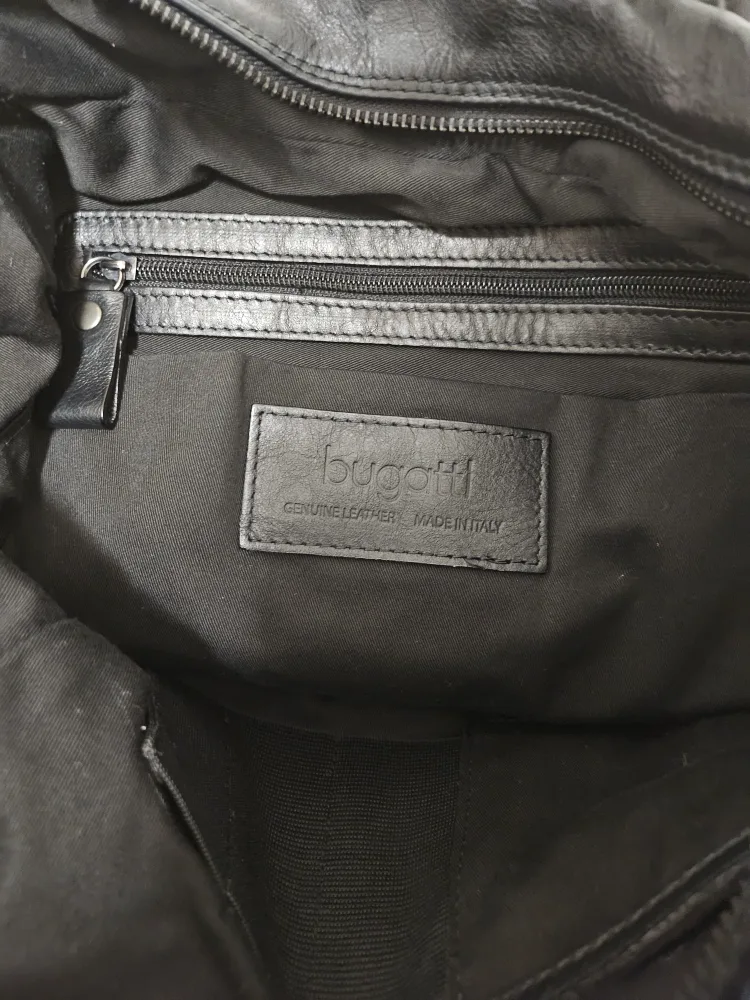 Bugatti Black Leather Handbag image indicator(3)