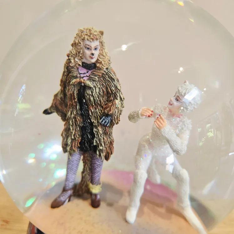 1981 San Francisco Cats Broadway Musical Snow Globe image indicator(2)