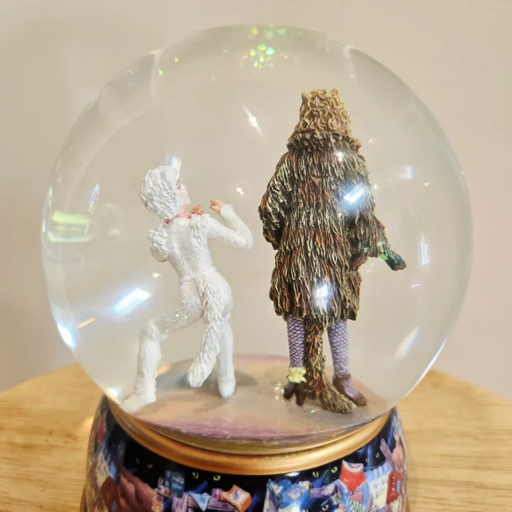 1981 San Francisco Cats Broadway Musical Snow Globe image indicator(4)