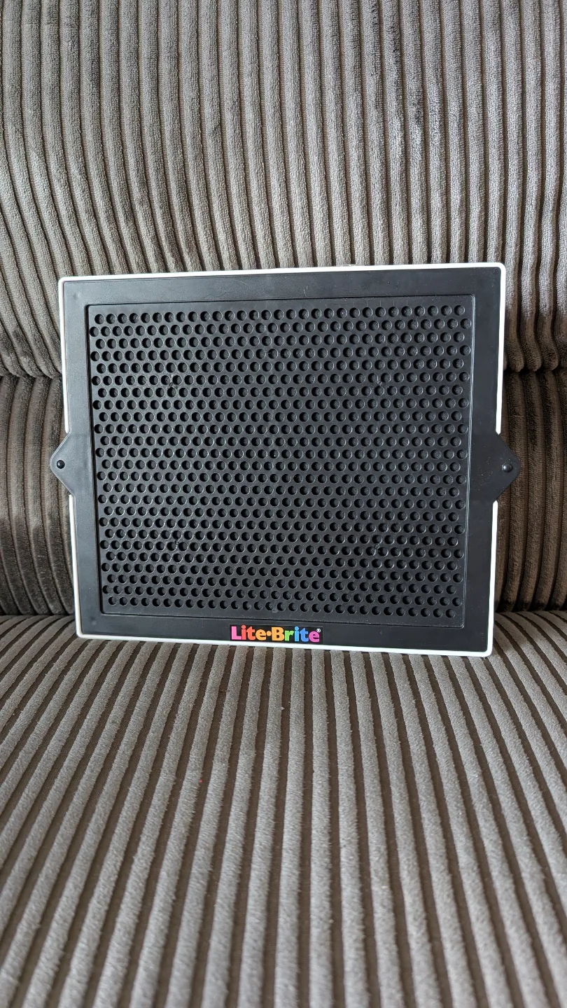 USED-LIKE NEW Lite-Brite Classic Retro Toy image indicator(2)