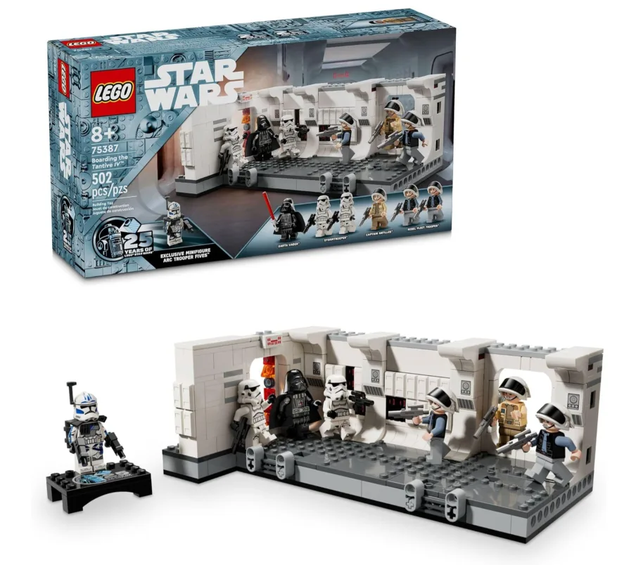 LEGO Star Wars 75387 Boarding the Tantive IV Set thumbnail