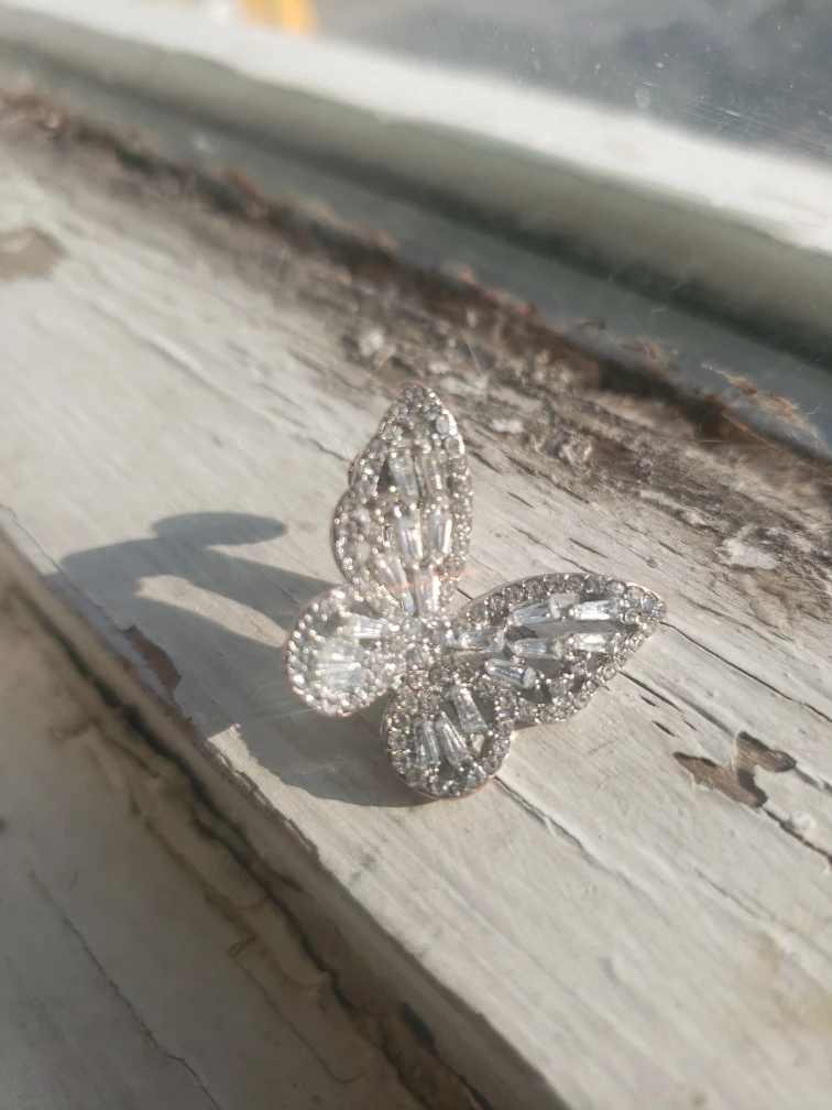 butterfly earring with real diamonds💚
