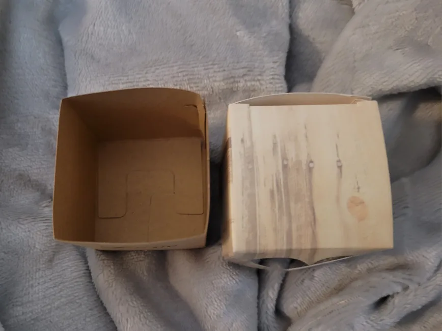 Lot of 98 Heart Shaped 'Love' Gift Boxes image indicator(7)