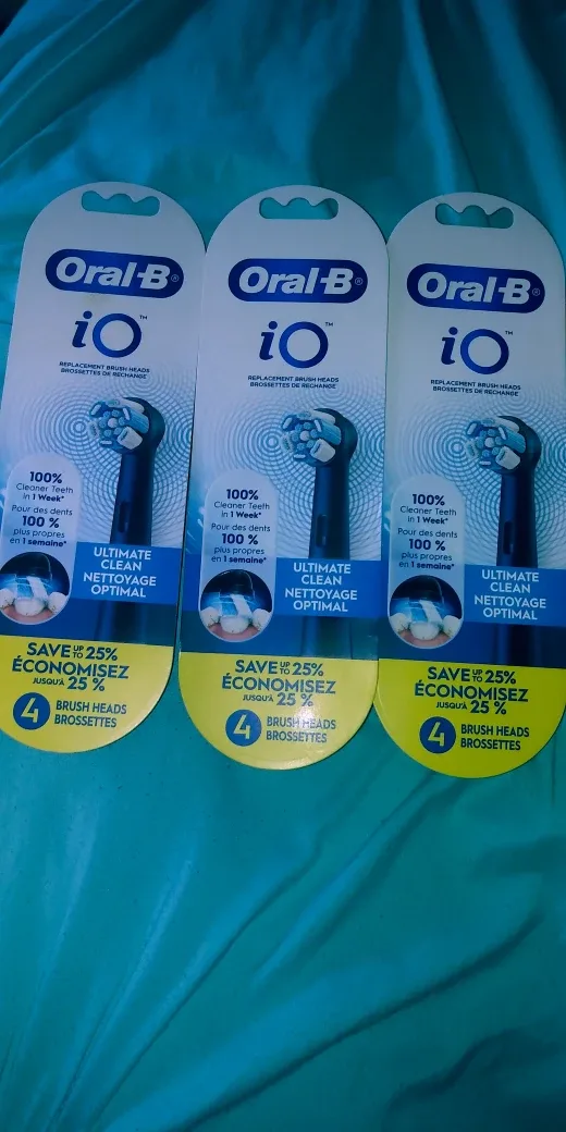 Oral-B iO Replacement Brush Heads thumbnail