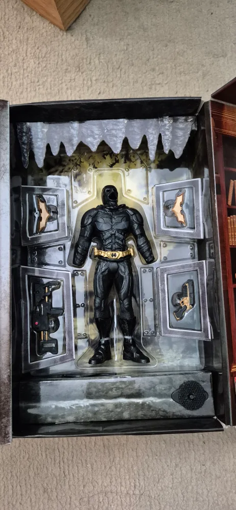 Bruce Wayne to Batman Dark Knight Rises SDCC 2012 image indicator(3)