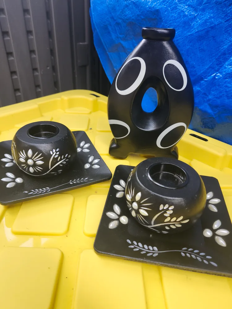 Decorative black vase and candle holders image indicator(2)