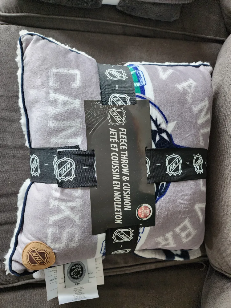 Vancouver Canucks Fleece Throw & Cushion Set thumbnail