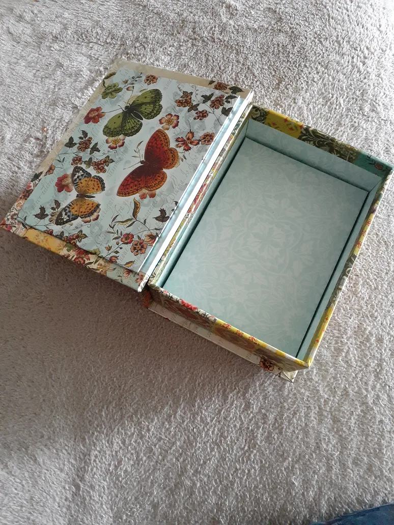 Decorative Butterfly Keepsake Box image indicator(3)