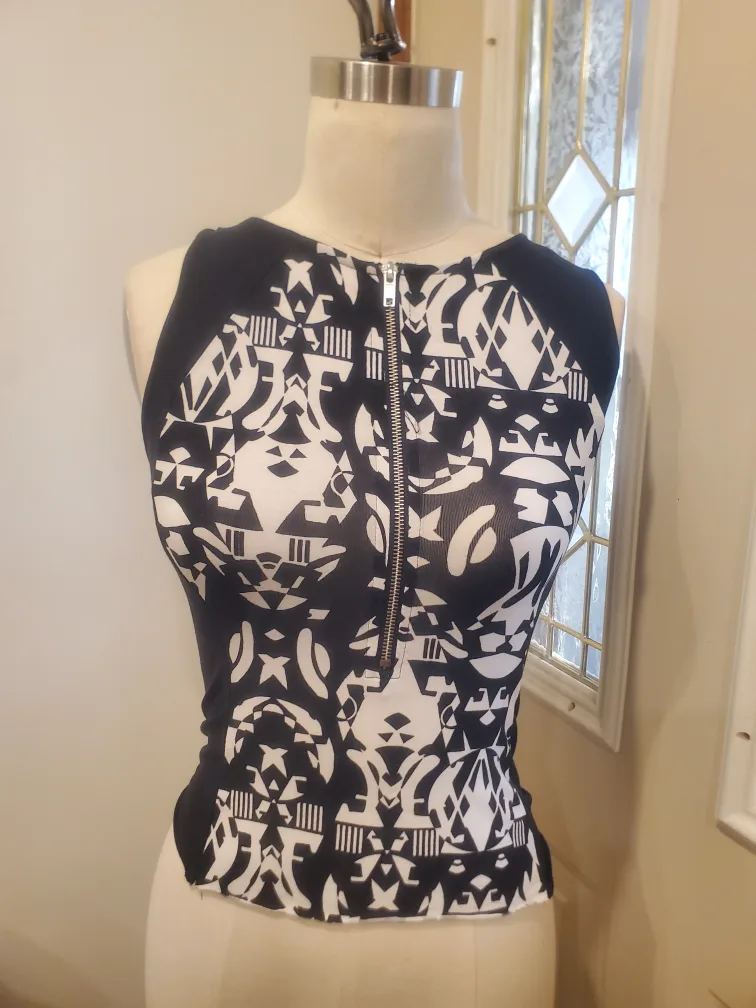 Women's size 6 thumbnail