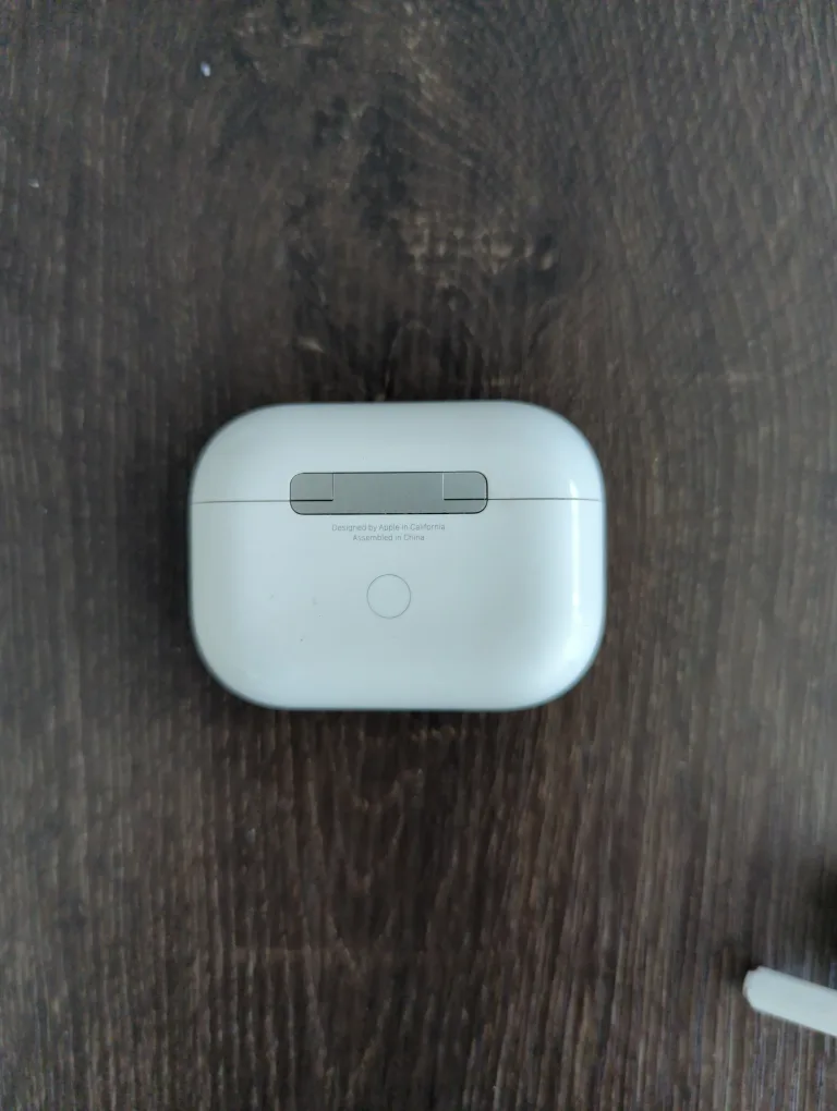 Airpod pro Left earphone and charging case image indicator(5)
