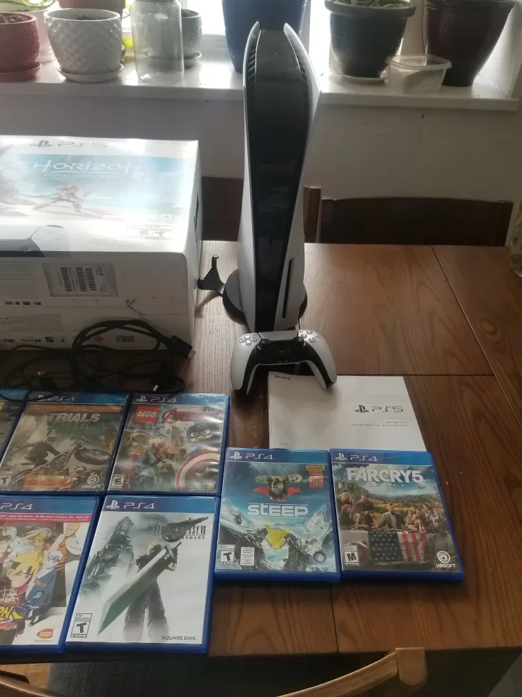 Disc PS5 Console Bundle + Games and Accessories image indicator(8)