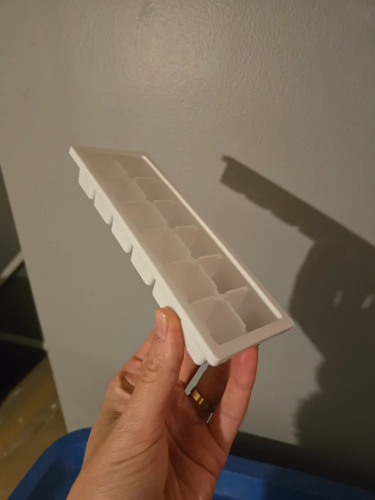 Free New small White Ice Cube Tray #freecycle thumbnail