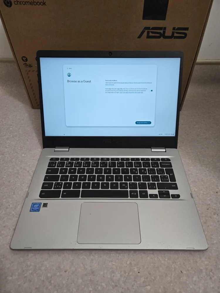 ASUS C424M Chromebook - Silver thumbnail