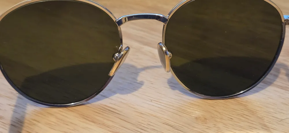 Prada Sunglasses image indicator(2)