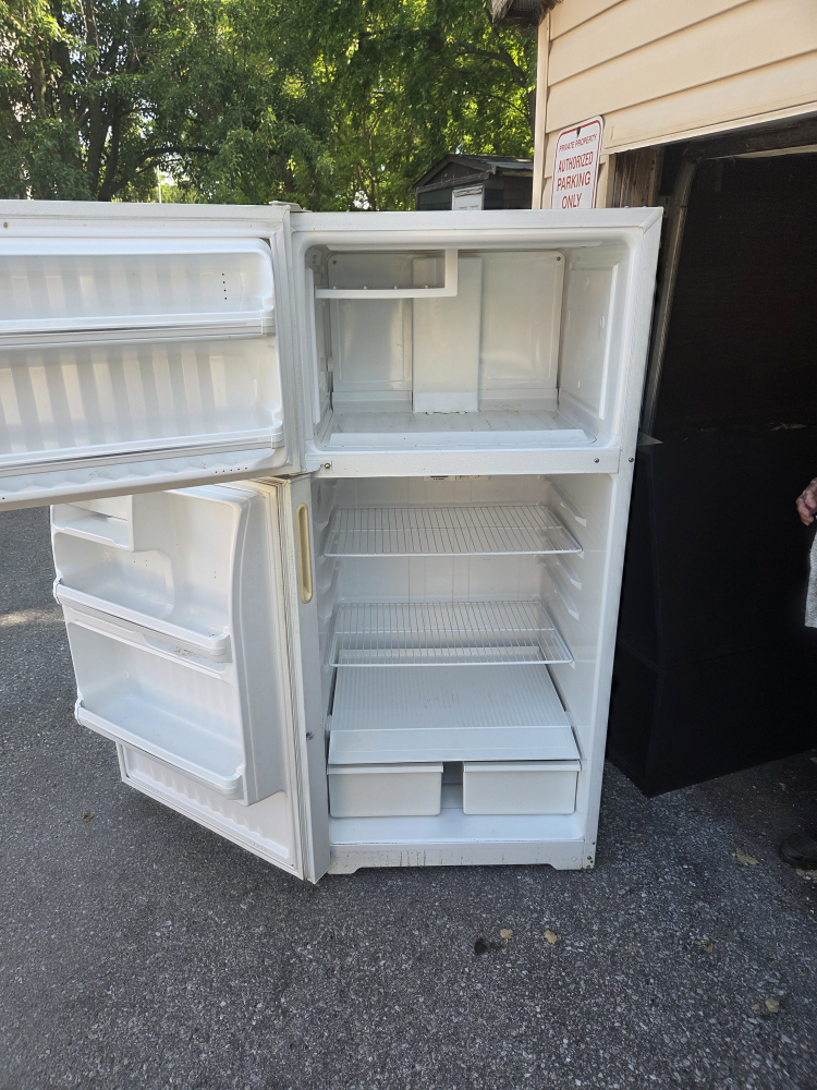 White Fridge - photo 2