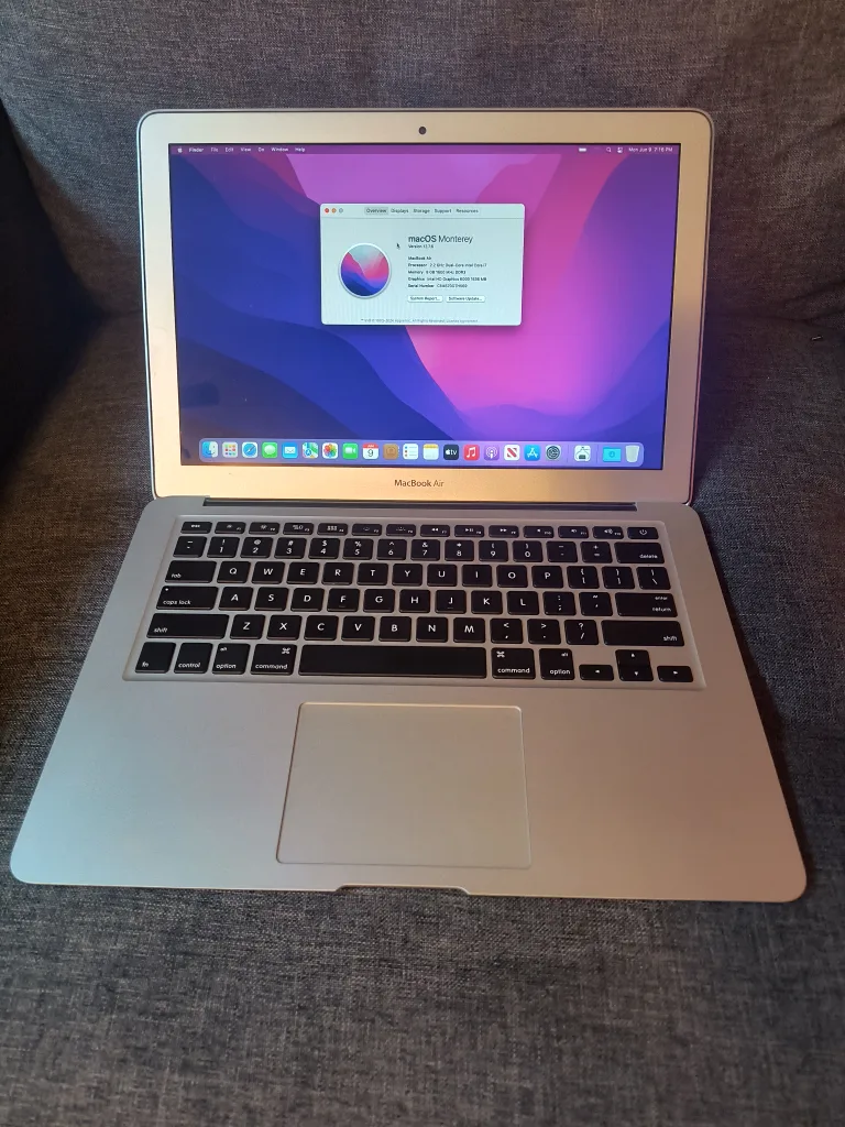 13 inch MacBook Air - i7, 500GB, New Battery, Mint condition thumbnail