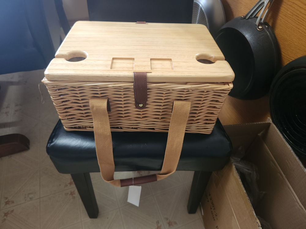 Wicker Picnic Basket Set - NEW - photo 4