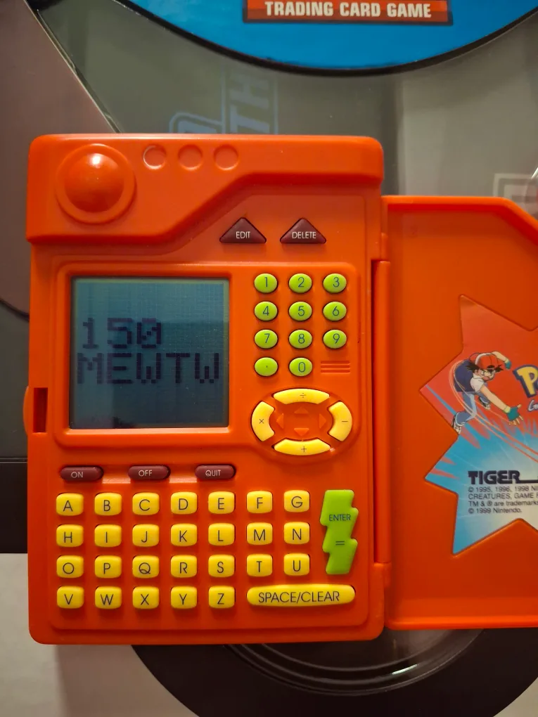 Tiger Electronics Pokémon Pokedex Organizer image indicator(9)