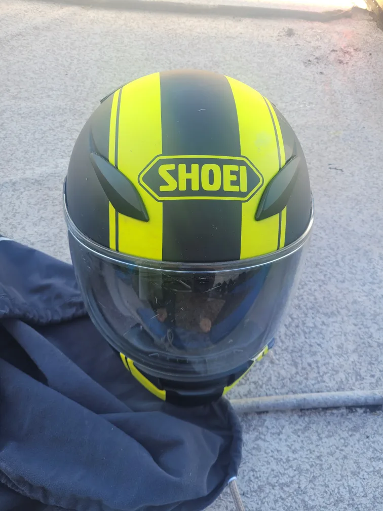 Shoei Helmet - Yellow & Black image indicator(5)