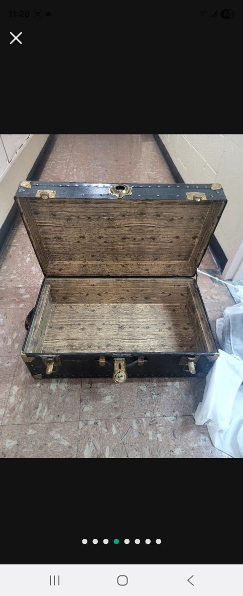 Vintage Black Trunk - photo 4