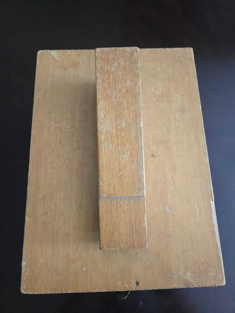 Vintage Wooden Shoe Shine Box image indicator(7)