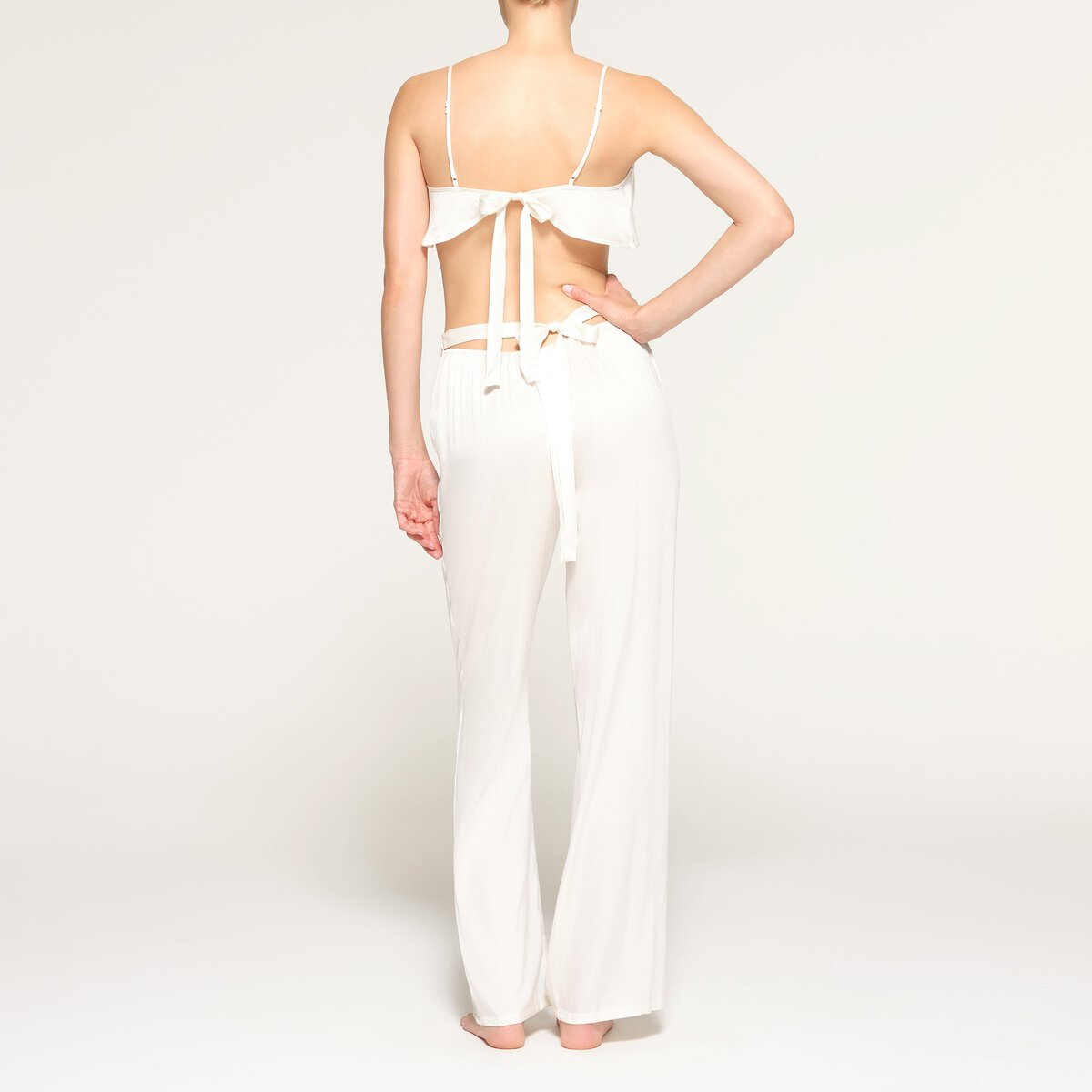 NWT SKIMS Bridal Silk Super Cropped Cami - photo 2