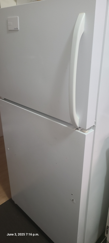 Frigidaire Refrigerator