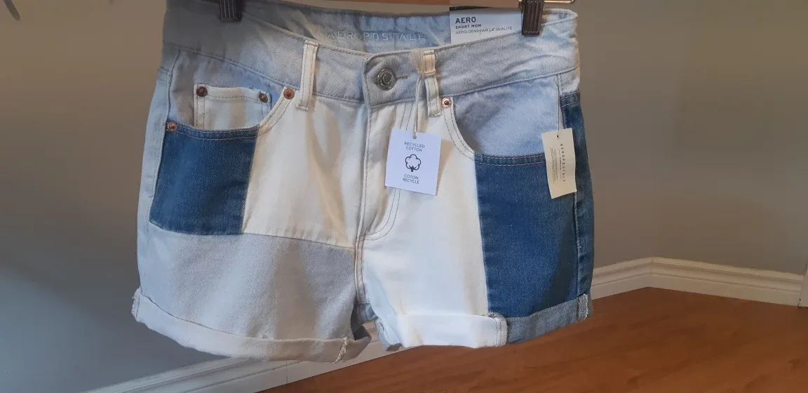NEW AERO Mom Short - Size 2 thumbnail