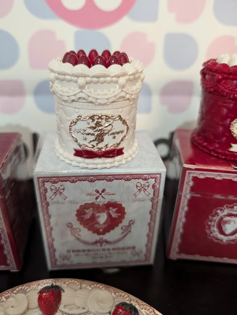 Flower Knows Cupid Mirror and Makeup Set. NEW image indicator(7)