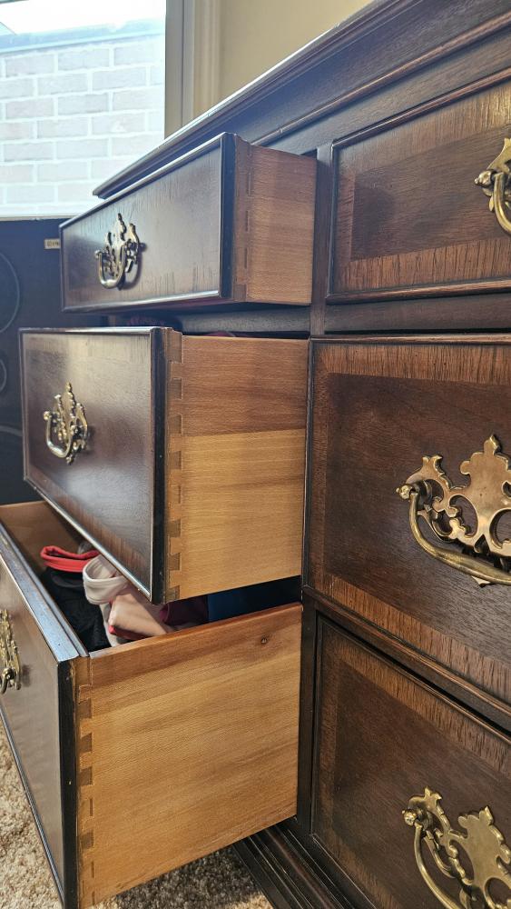 Classic Mahogany & Cedar Dresser by Drexel - photo 2