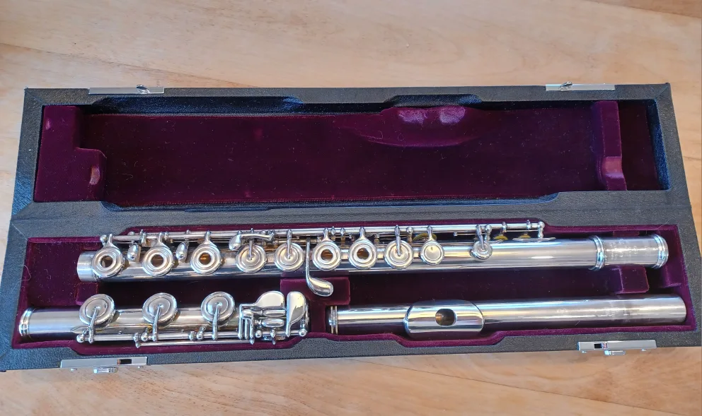 Yamaha 684 Silver Flute image indicator(6)