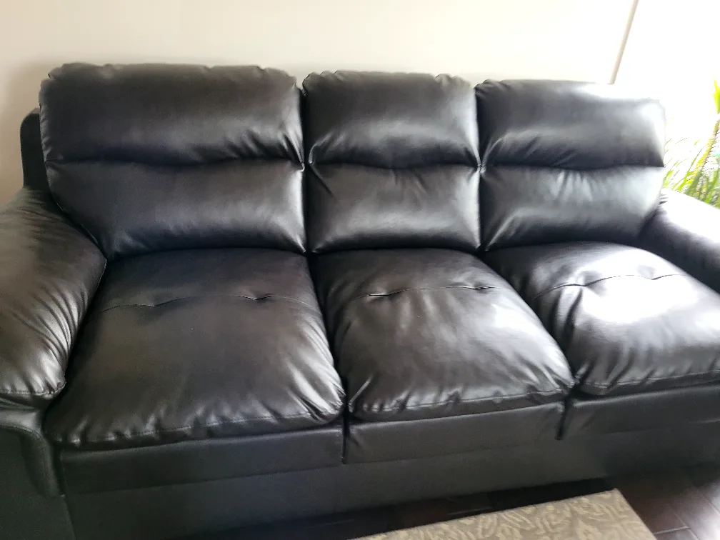 Black Leather Sofas 2 thumbnail