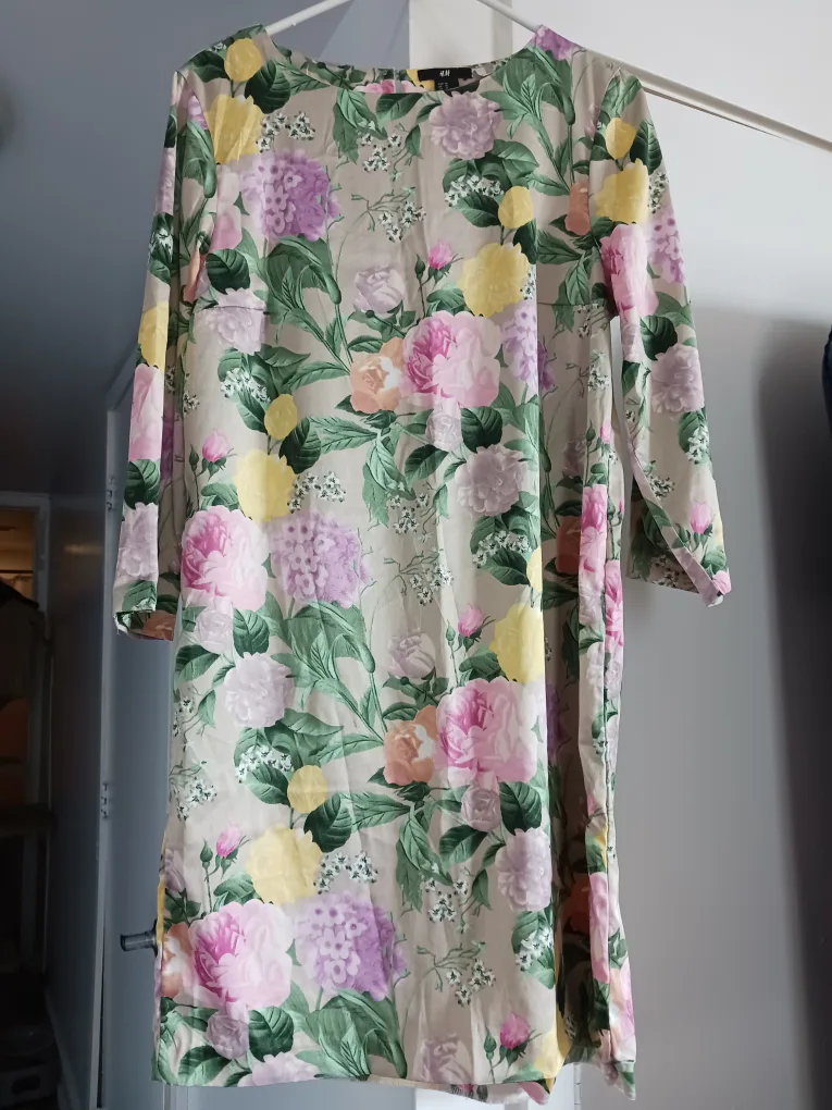 H&M Floral Dress - Size 10 thumbnail