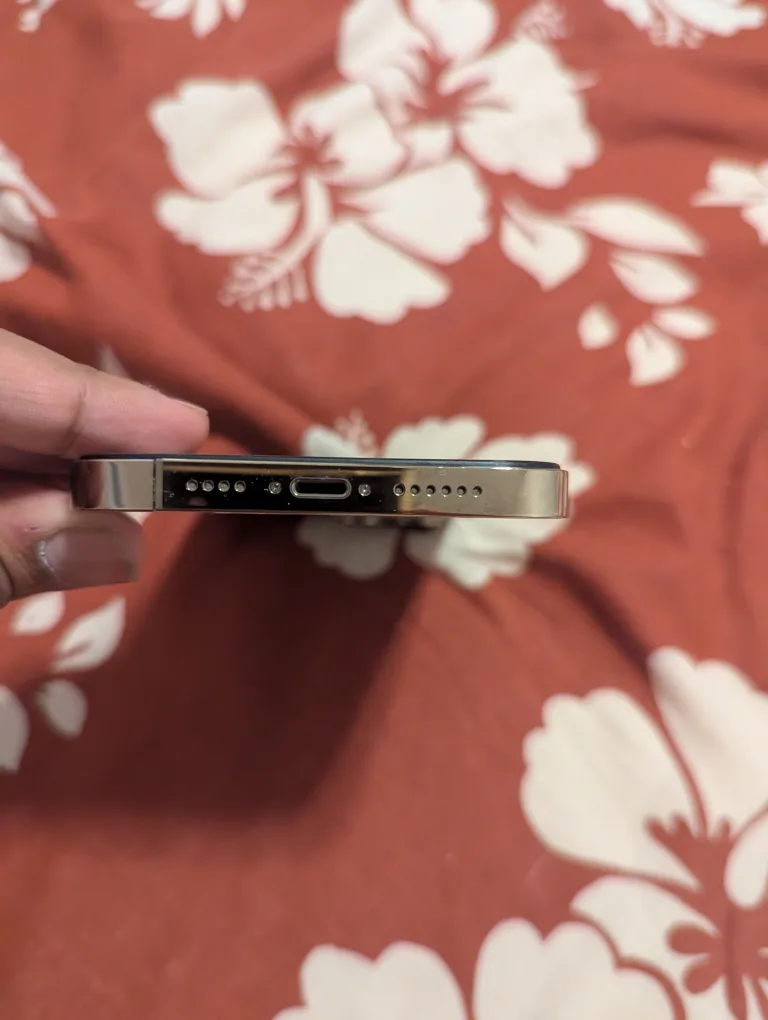 iPhone 13 Pro Max - 128 GB - Gold - For Parts (Read Description) image indicator(3)