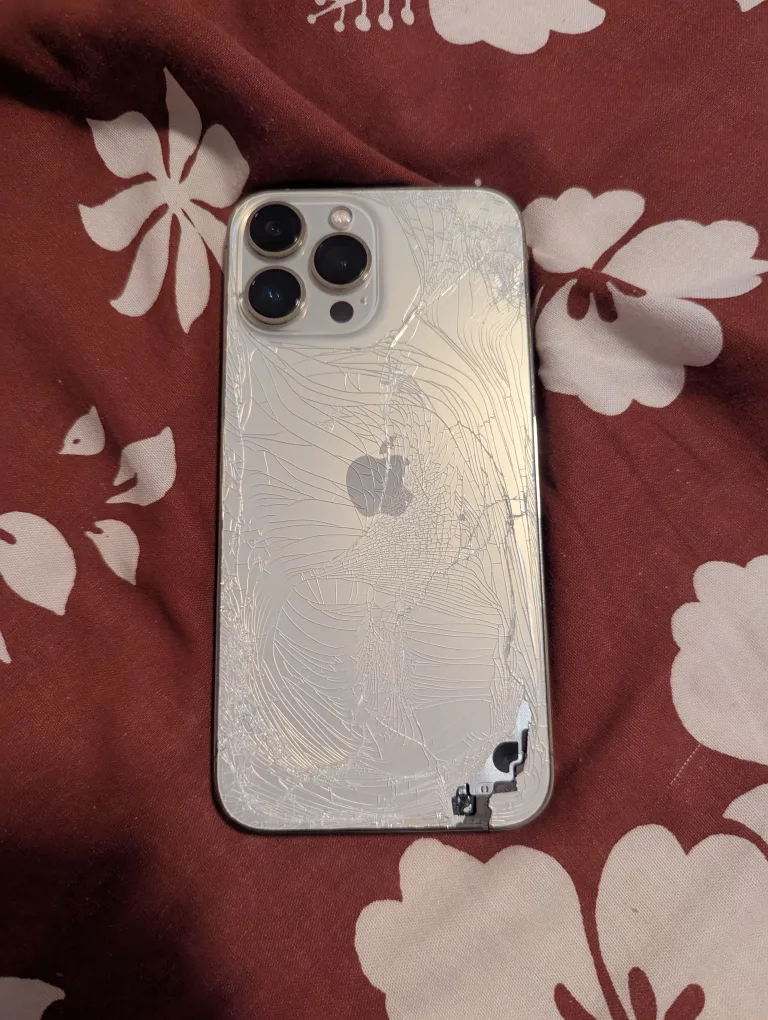 iPhone 13 Pro Max - 128 GB - Gold - For Parts (Read Description) image indicator(7)