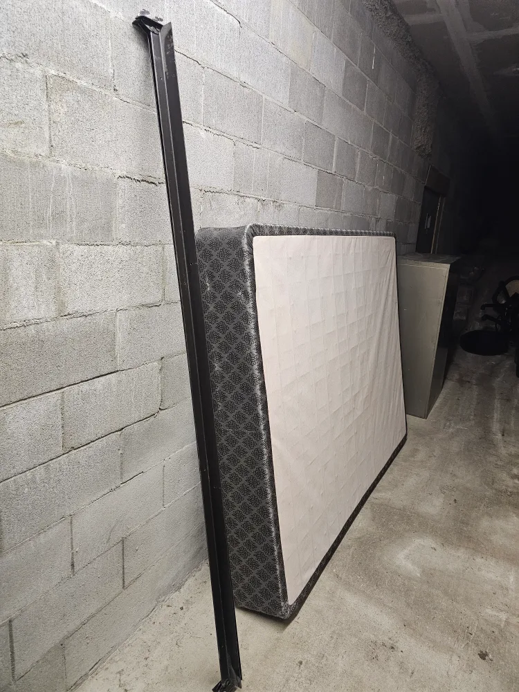 Wood Bedroom Set With Dresser, Queen Bedframe, and Boxspring image indicator(8)