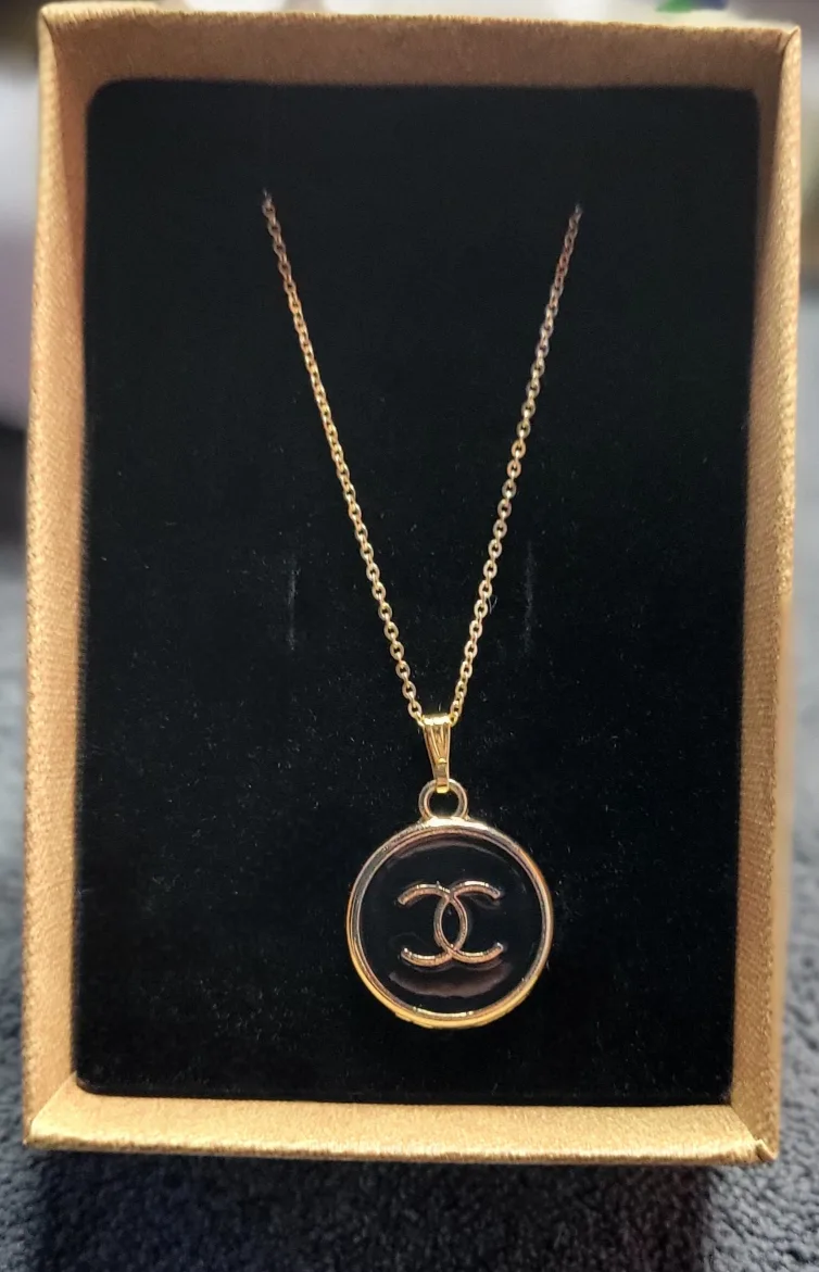 Chanel Necklace image indicator(3)